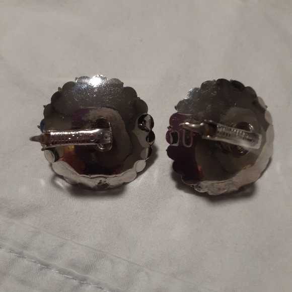 Sarah Coventry Brooch and Earrings set - Picture 3 of 4